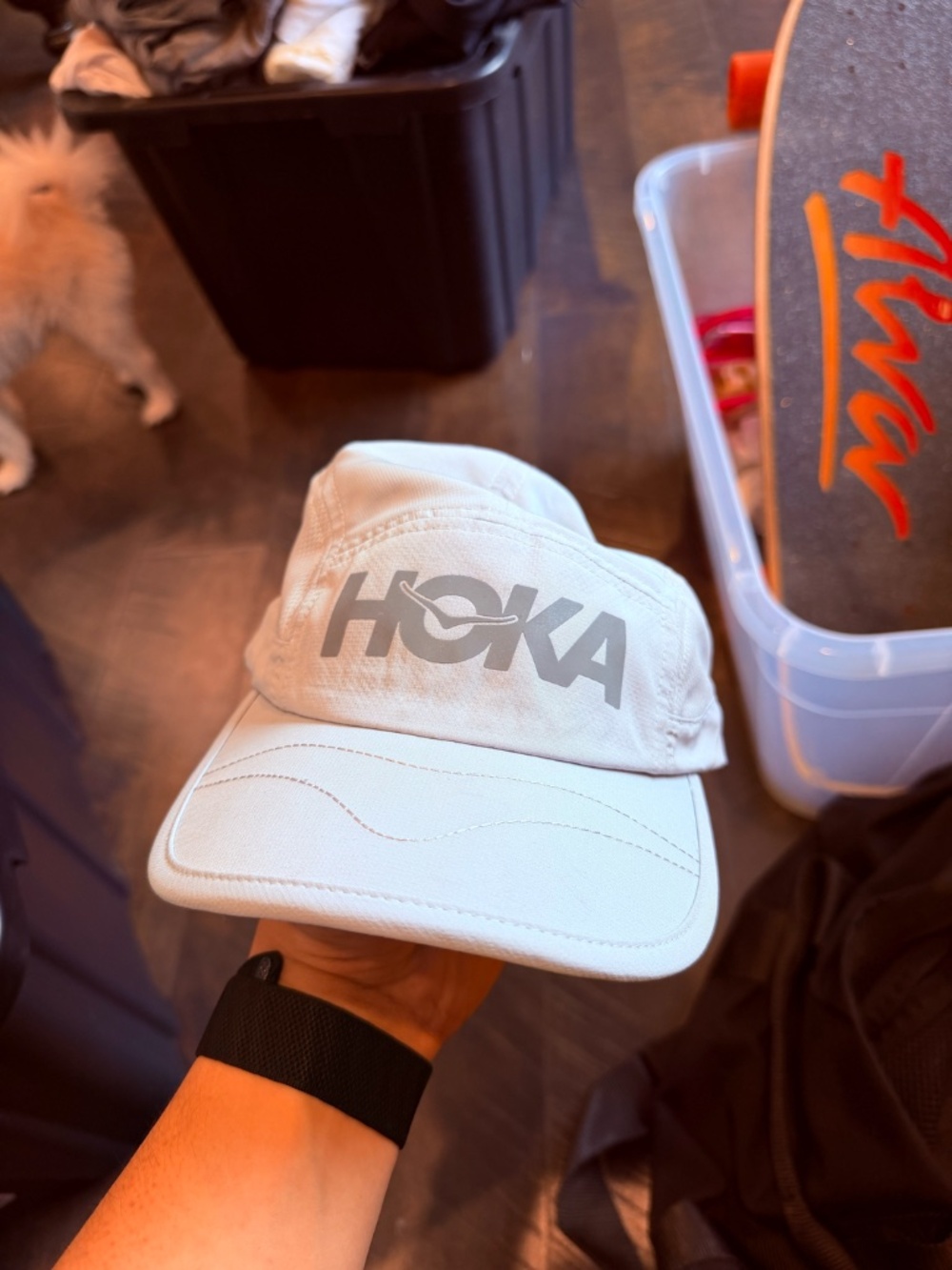HOKA RUNNING HAT GREY